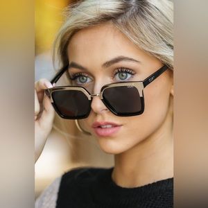 Limited no longer available Quay x Jaclyn Hill Black Upgrade sunnies 😎